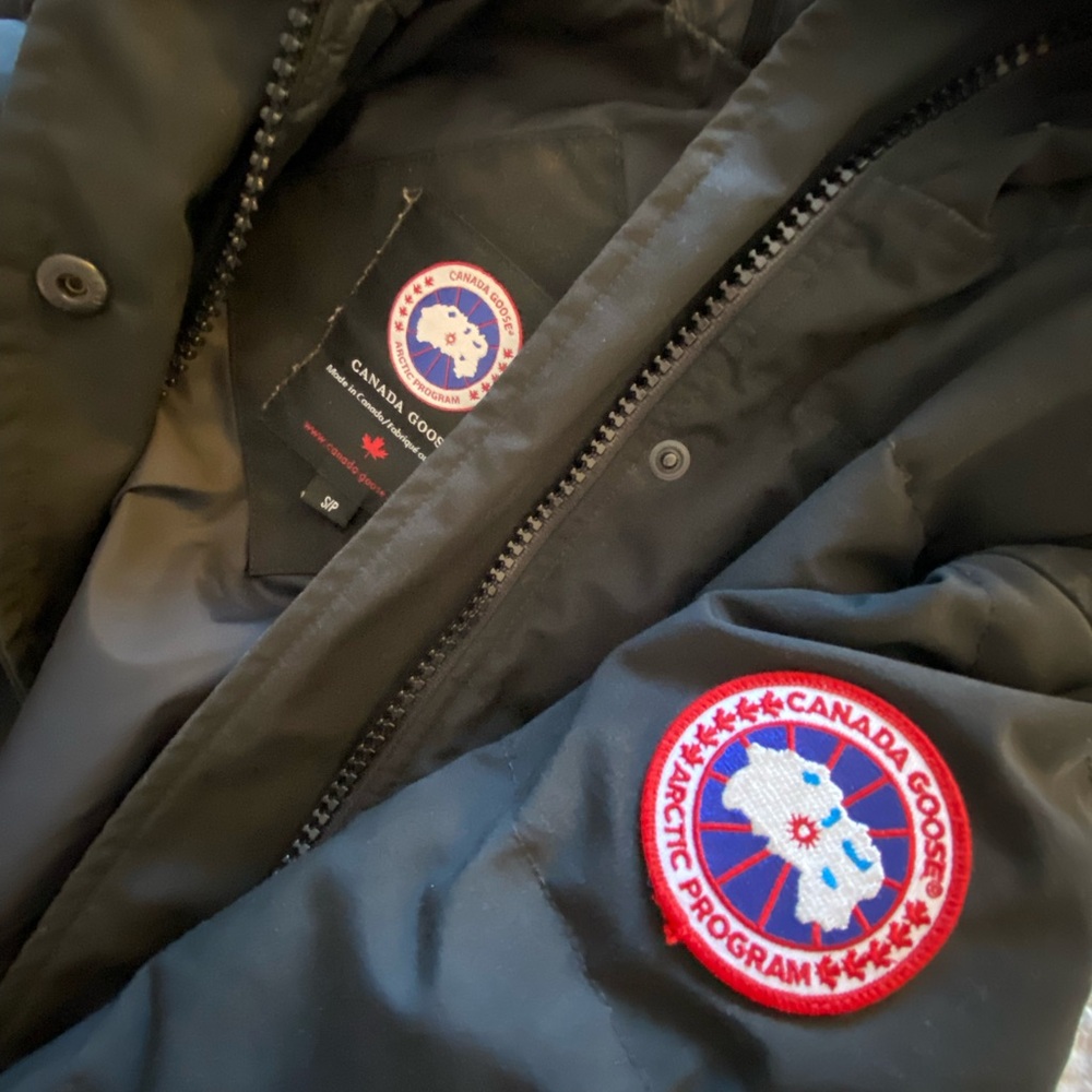 Black Shelburne Parka Canada Goose - Picture 6 of 8
